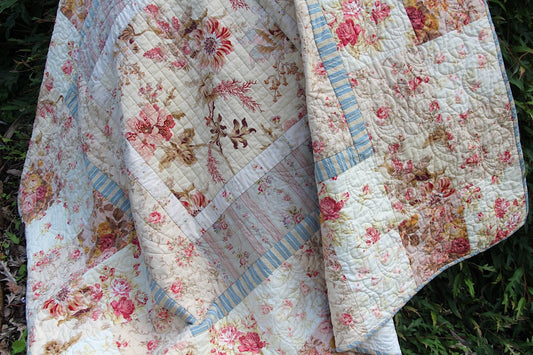 Beginner Quilt Pattern in 2 sizes simple quilt pattern layer cake fat quarter friendly quilt pattern easy digital quilt pattern