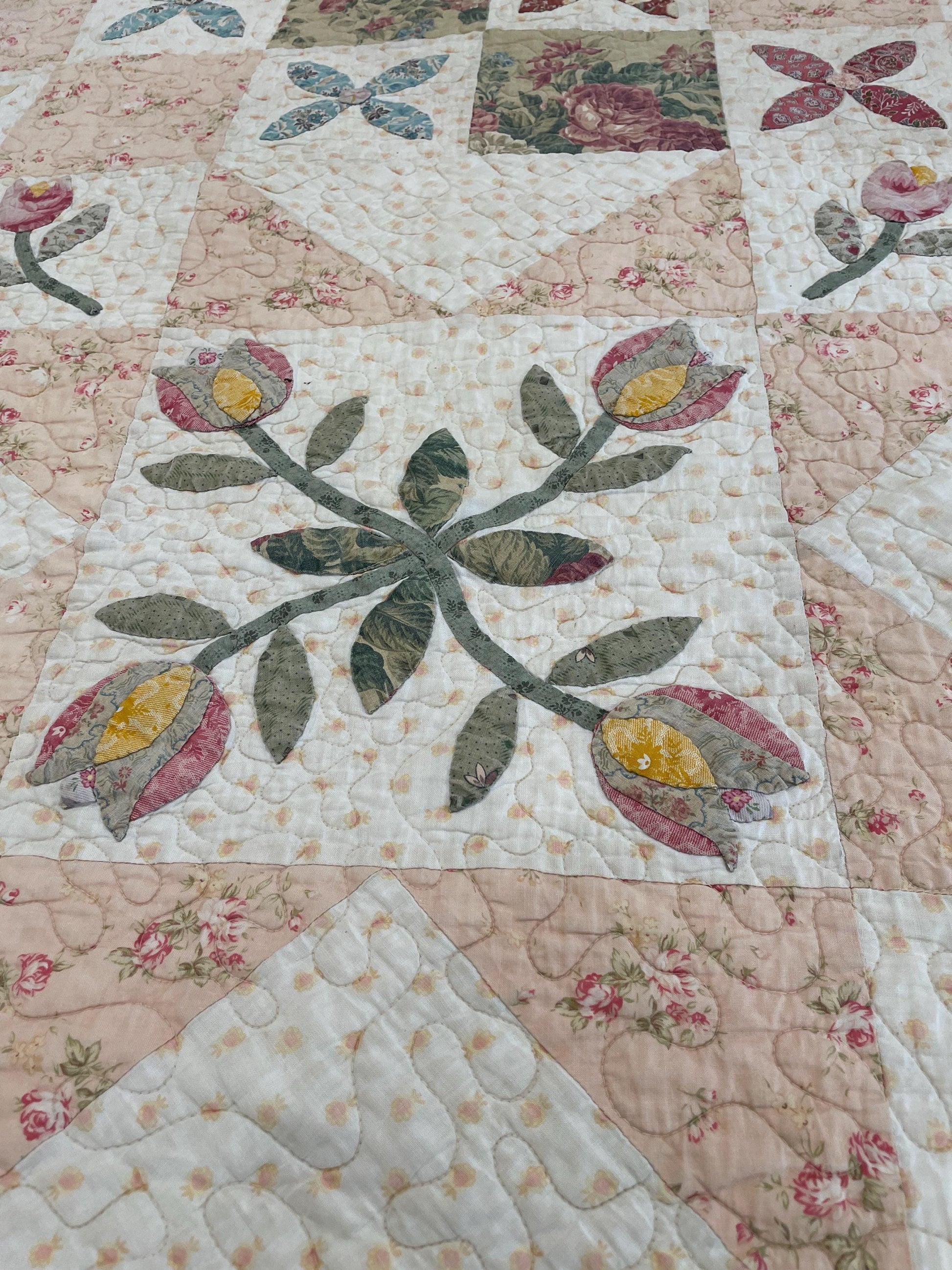 Quilt Pattern Tulip & Scrappy Fabric Design Multiple Sizes Confident Beginner to Advanced Quilter| Downloadable PDF tutorial