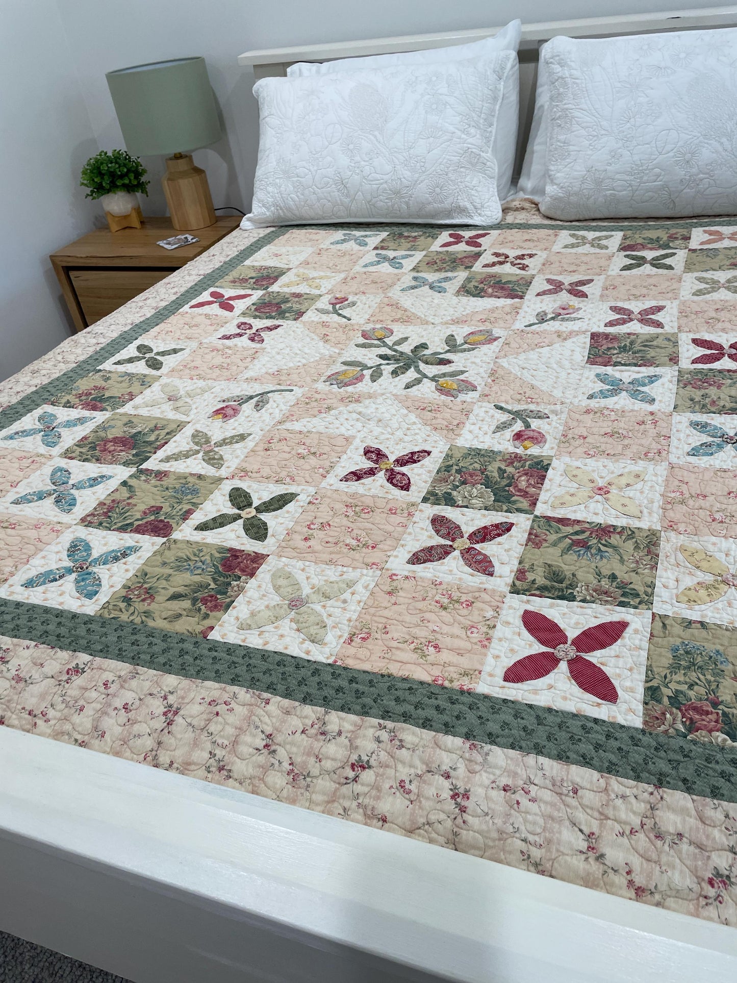 Quilt Pattern Tulip & Scrappy Fabric Design Multiple Sizes Confident Beginner to Advanced Quilter| Downloadable PDF tutorial