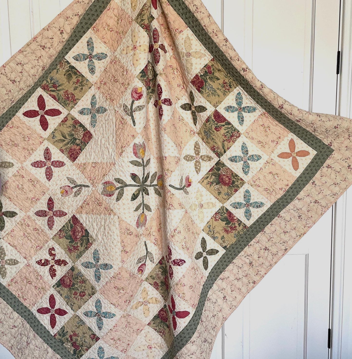 Quilt Pattern Tulip & Scrappy Fabric Design Multiple Sizes Confident Beginner to Advanced Quilter| Downloadable PDF tutorial