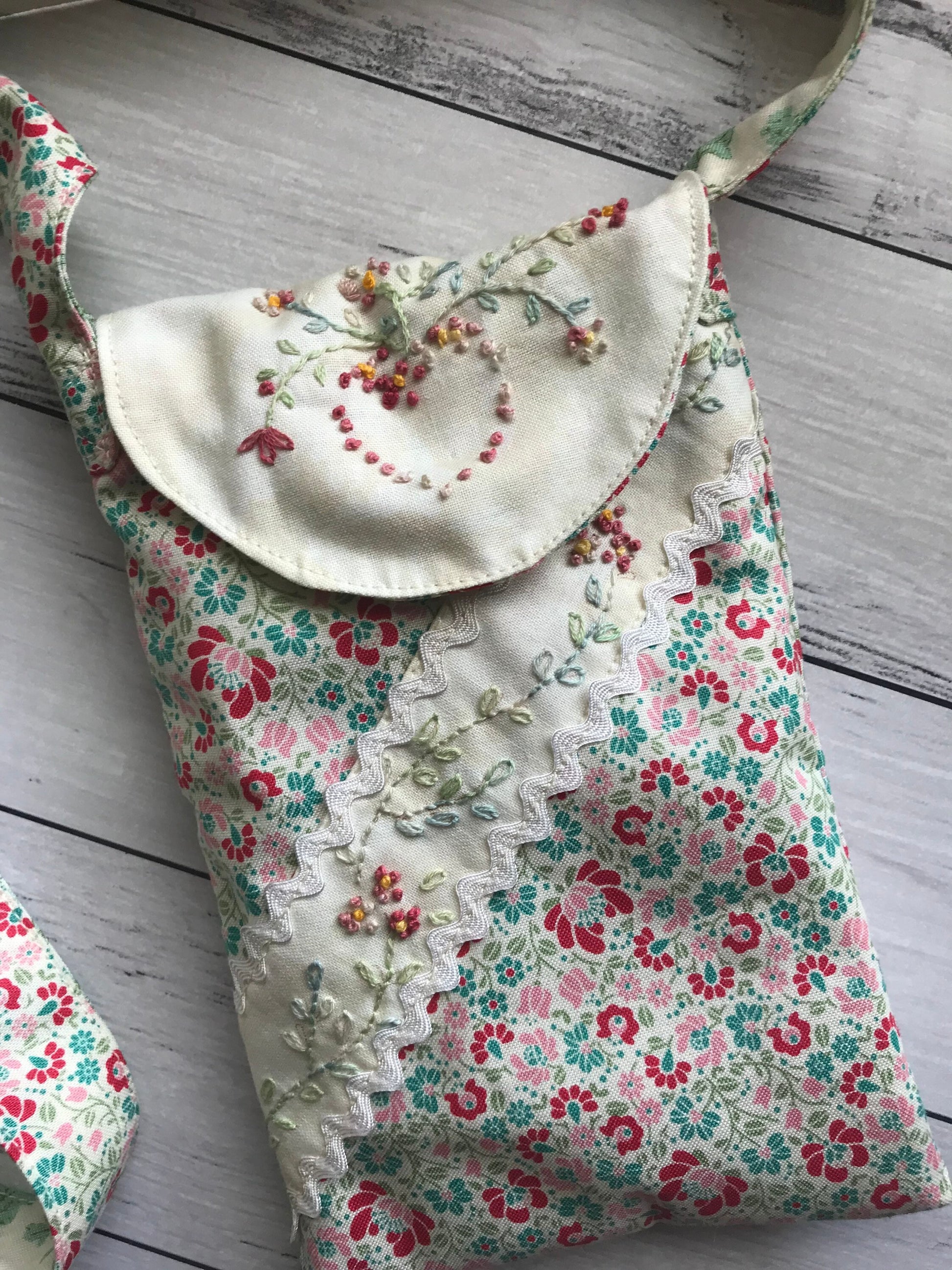 Ebony's Bag Pattern, Bag for Phone, Cell phone bag, Shoulder Bag Pattern, iPhone bag pattern, PDF Bag Pattern