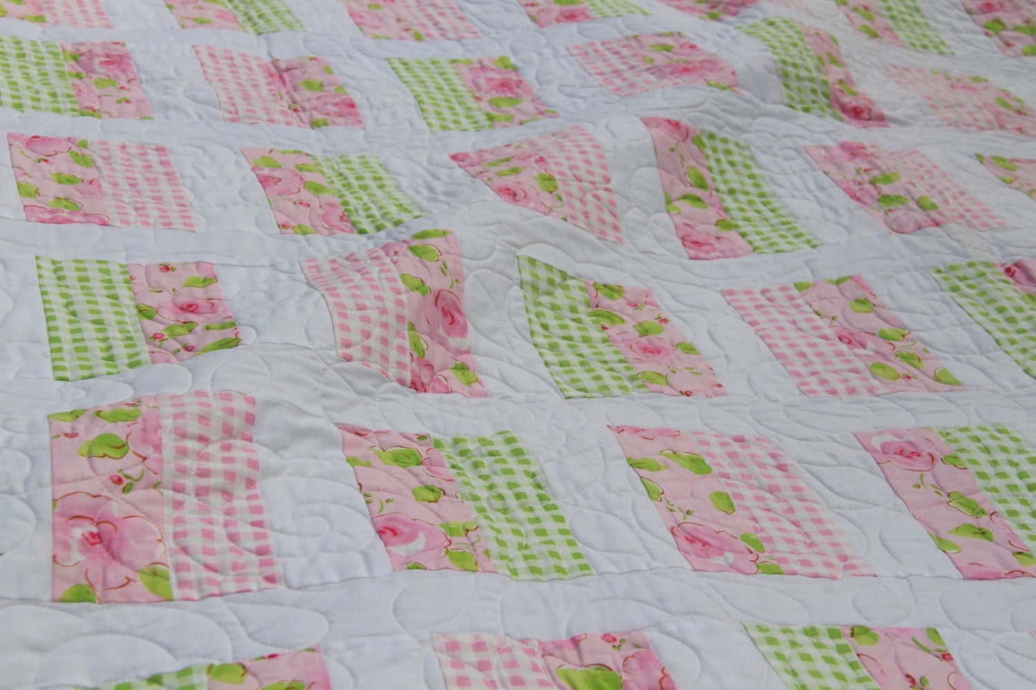 Simple Chic Quilt Pattern- Easy Pattern, PDF Quilt Pattern, Beginner Quilt pattern
